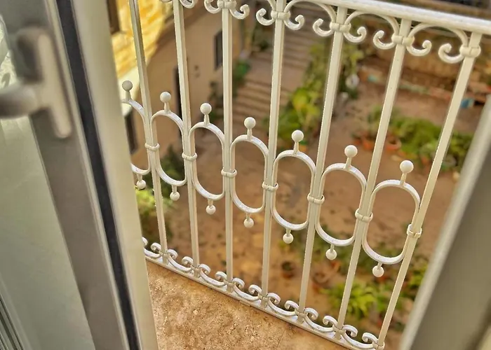 - Valletta Ferry アパート *