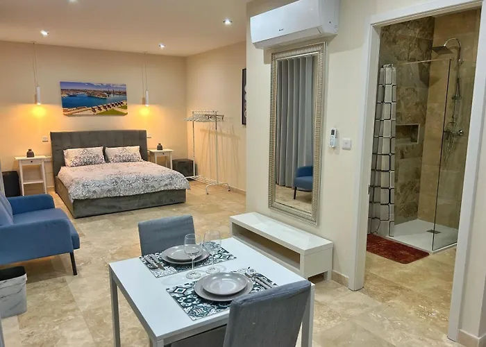 - Valletta Ferry アパート セングレア