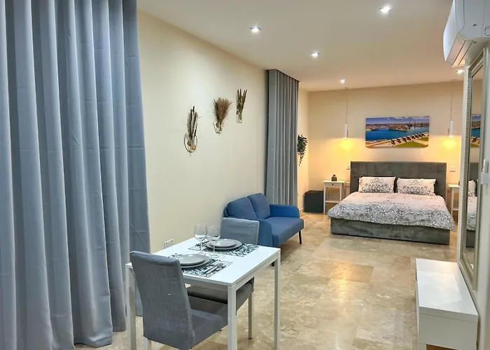 - Valletta Ferry セングレア